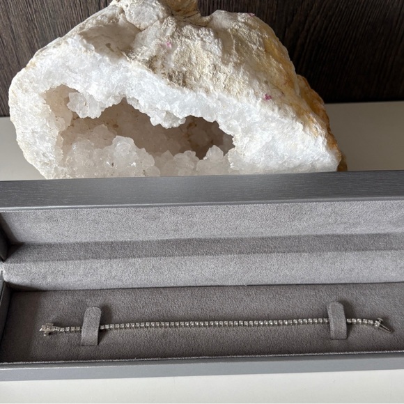 14kt White Gold Genuine 1.5ct Diamond Tennis Bracelet - Picture 6 of 9